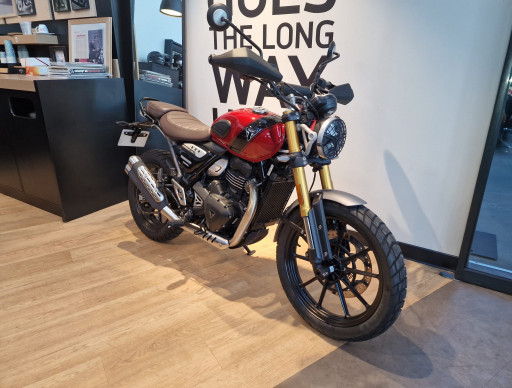 TRIUMPH SCRAMBLER  400 X 200KM 06/2025