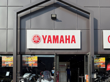 YAMAHA MT-03