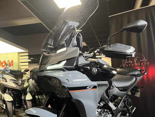 YAMAHA TRACER 9