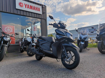 YAMAHA RayZR 125