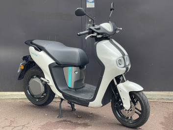 YAMAHA NEO