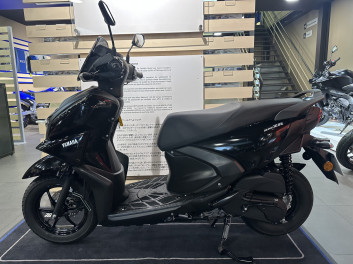 YAMAHA RayZR 125