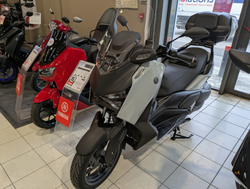 YAMAHA XMAX 300 Tech Max 2025