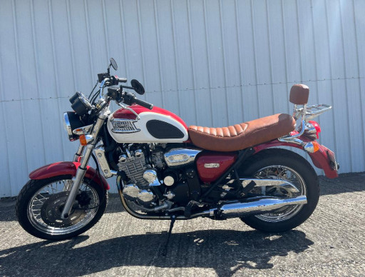 TRIUMPH Thunderbird 