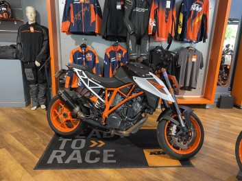 KTM 1290 SUPER DUKE R