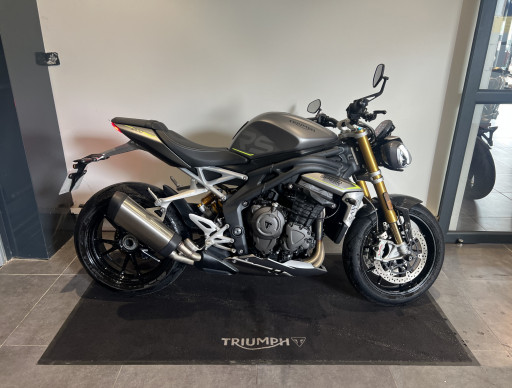 TRIUMPH SPEED TRIPLE 1200 RS