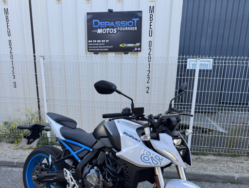 SUZUKI GSX-8S