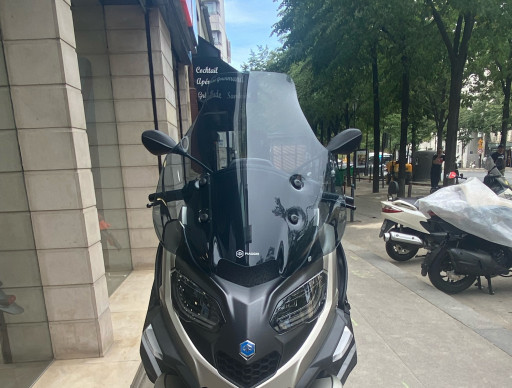 PIAGGIO MP3 530 HPE EXCLUSIVE 2023 etat neuf TVA reccupérable
