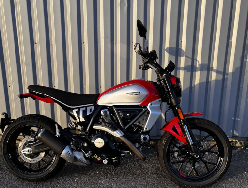DUCATI SCRAMBLER 800 ICON