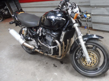 SUZUKI GSX 750