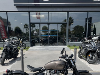 TRIUMPH Bonneville Bobber 1200