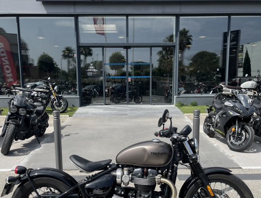 TRIUMPH Bonneville Bobber 1200