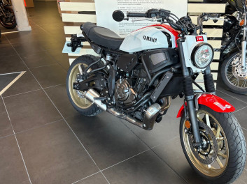YAMAHA XSR 700 ABS 35KW - GARANTIE CONSTRUCTEUR 10/2026