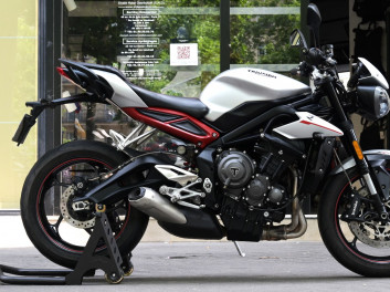 TRIUMPH STREET TRIPLE 765 R
