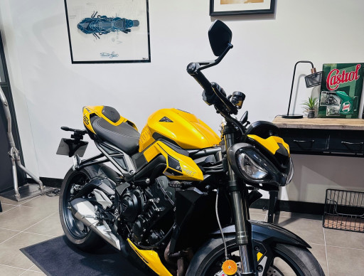 TRIUMPH STREET TRIPLE 765 RS