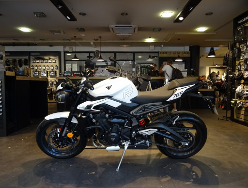 TRIUMPH STREET TRIPLE 765 R A2