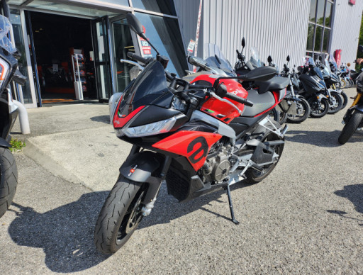 APRILIA TUONO 660